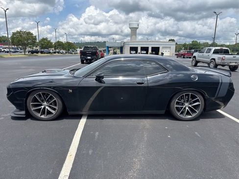 Used 2016 Dodge Challenger R/T Scat Pack RWD image 3