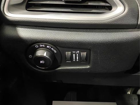 Used 2018 Chrysler Pacifica Touring Plus w/ S Appearance Package FWD image 21