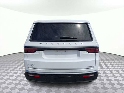 Used 2023 Jeep Wagoneer L Series III RWD image 5
