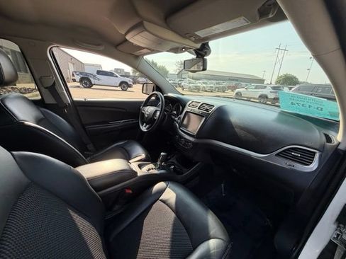 Used 2017 Dodge Journey Crossroad w/ Rear Seat Video Group I AWD/4WD image 10