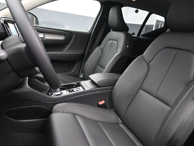 New 2026 Volvo XC40 B5 Plus w/ Protection Package Premier AWD/4WD image 9