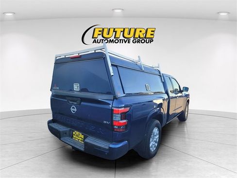 Used 2022 Nissan Frontier SV image 3