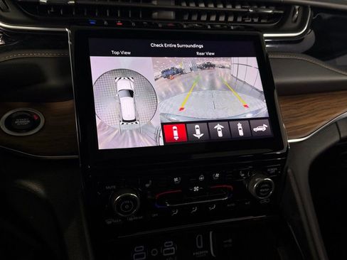 Used 2023 Jeep Grand Cherokee Summit w/ Advanced Protech Group IV image 18