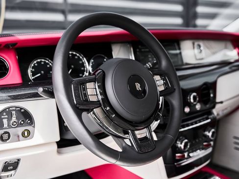 Used 2023 Rolls-Royce Phantom Sedan RWD image 51