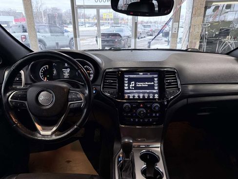 Used 2022 Jeep Grand Cherokee Laredo X image 40