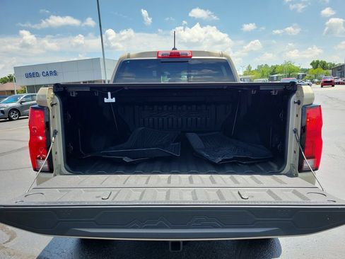 Used 2024 Chevrolet Colorado ZR2 w/ ZR2 Convenience Package III AWD/4WD image 10