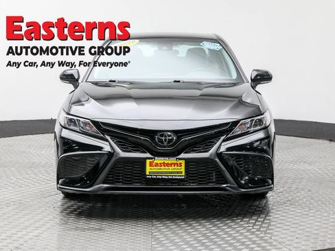Used 2023 Toyota Camry SE image 2