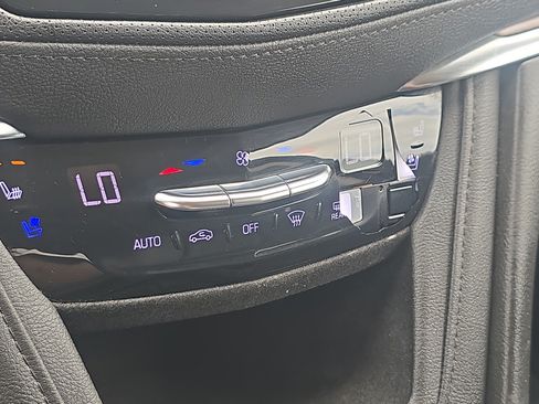 Used 2019 Cadillac XT5 Premium Luxury FWD image 24