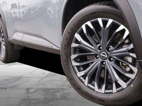 Certified 2025 Nissan Rogue SL w/ Tech Package AWD/4WD image 3