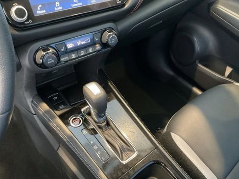 Used 2023 Nissan Kicks SR w/ SR Premium Package image 12