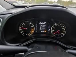 Used 2018 Jeep Renegade Latitude FWD image 16