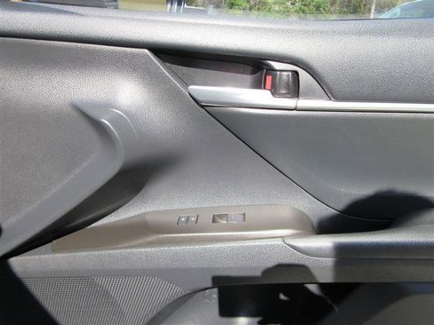 Used 2024 Toyota Camry SE FWD image 25