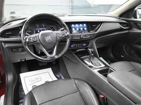 Used 2018 Buick Regal Essence w/ Driver Confidence Package #1 image 11