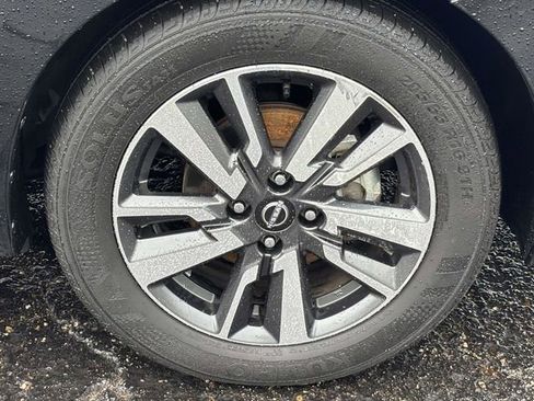 Used 2024 Nissan Versa SV image 28