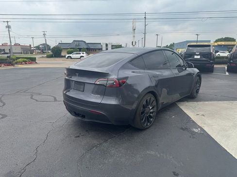 Used 2022 Tesla Model Y Performance AWD/4WD image 3