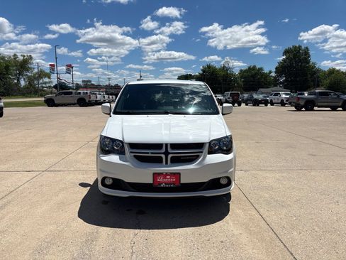 Used 2017 Dodge Grand Caravan GT FWD image 8
