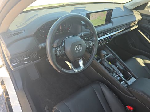 Used 2023 Honda Accord Touring image 14