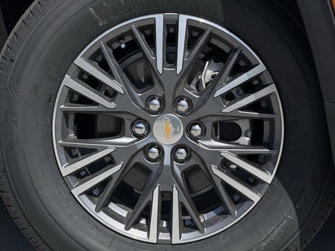 New 2026 Chevrolet Traverse LT w/ Driver Confidence Package image 8