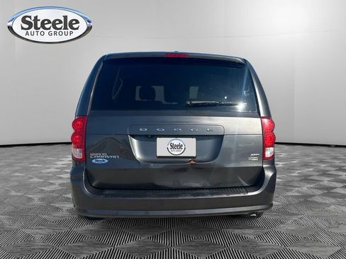 Used 2019 Dodge Grand Caravan SXT image 4