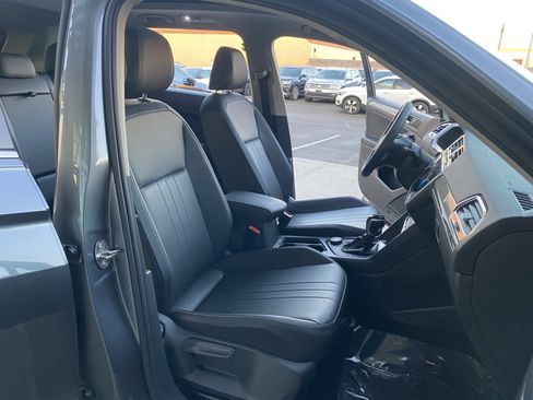 Used 2023 Volkswagen Tiguan SE w/ Panoramic Sunroof Package image 20