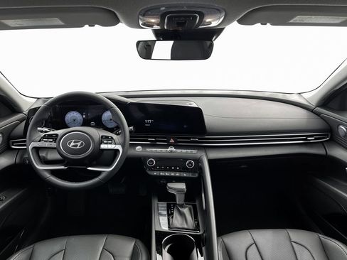 New 2025 Hyundai Elantra Limited image 13