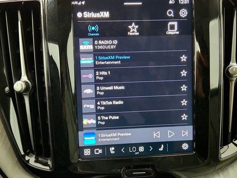 Used 2024 Volvo XC60 T8 Plus image 18