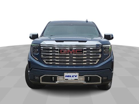 Used 2024 GMC Sierra 1500 Denali w/ Technology Package AWD/4WD image 3