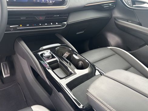 Used 2025 Buick Envision Sport Touring image 37