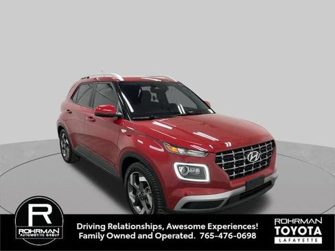Used 2023 Hyundai Venue Limited FWD image 9