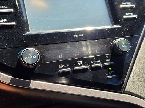 Used 2020 Toyota Camry SE w/ Convenience Package image 32