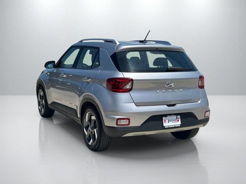 Used 2025 Hyundai Venue SEL FWD image 7