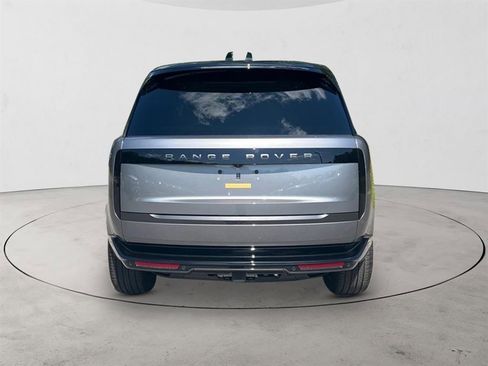 New 2025 Land Rover Range Rover SE image 4