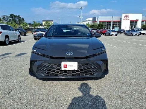 Certified 2025 Toyota Camry SE FWD image 10