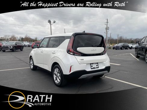 Used 2023 Kia Soul LX w/ LX Technology Package image 7