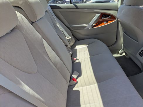 Used 2011 Toyota Camry XLE w/ SE/XLE Extra-Value Pkg image 13