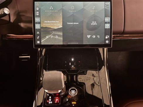 Certified 2025 Land Rover Range Rover Sport Dynamic SE image 19