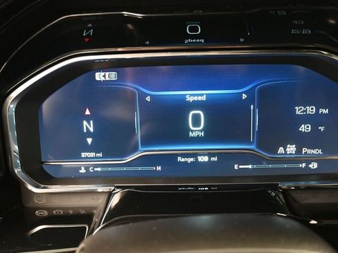 Used 2024 Chevrolet Silverado 2500 ZR2 w/ Technology Package image 9