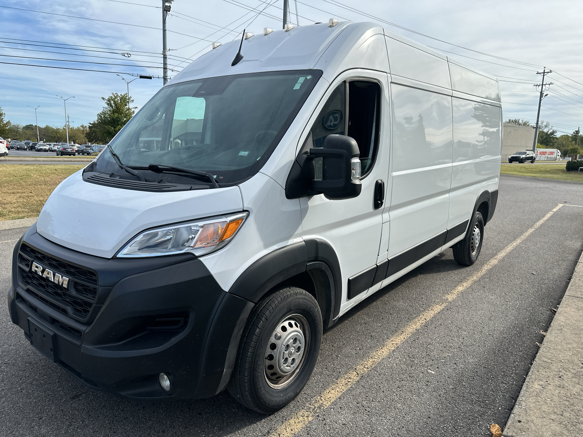 Used 2025 RAM ProMaster 2500 w/ Convenience Group FWD image 8