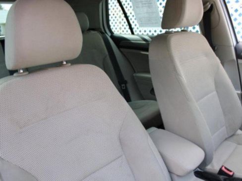 Used 2017 Volkswagen Golf S image 15