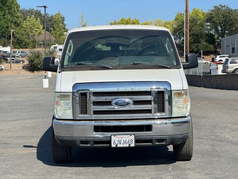 Used 2010 Ford E-350 and Econoline 350 XLT RWD image 2