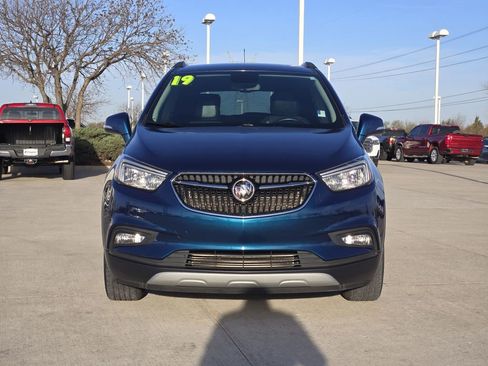 Used 2019 Buick Encore Sport Touring w/ Safety Package image 2