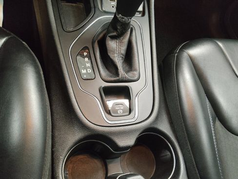 Used 2019 Jeep Cherokee Latitude Plus image 26