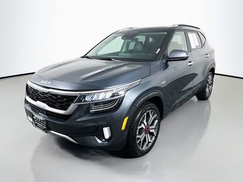 Used 2023 Kia Seltos SX w/ SX Sunroof Package AWD/4WD image 3