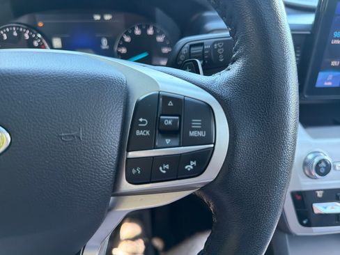 Used 2021 Ford Explorer XLT w/ Equipment Group 202A AWD/4WD image 20