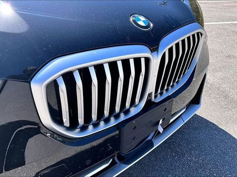 Used 2025 BMW X5 xDrive40i w/ Climate Comfort Package image 34