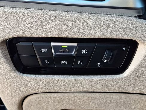 Used 2019 BMW 330i xDrive Sedan w/ Premium Package image 28