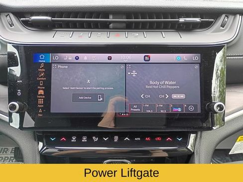 Used 2026 Jeep Grand Cherokee Altitude AWD/4WD image 16