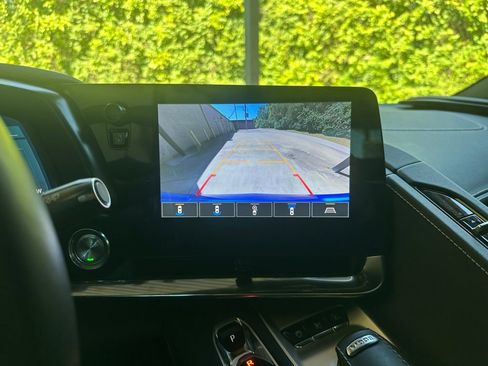 Used 2020 Chevrolet Corvette Stingray Preferred Cpe w/ 2LT Preferred Equipment Group RWD image 17