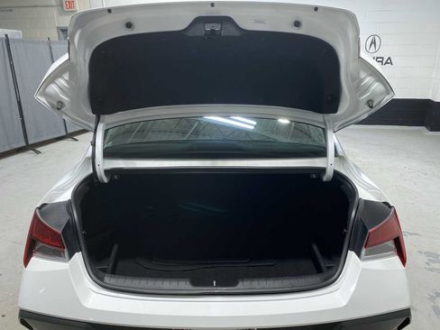 Used 2024 Hyundai Elantra SEL FWD image 19