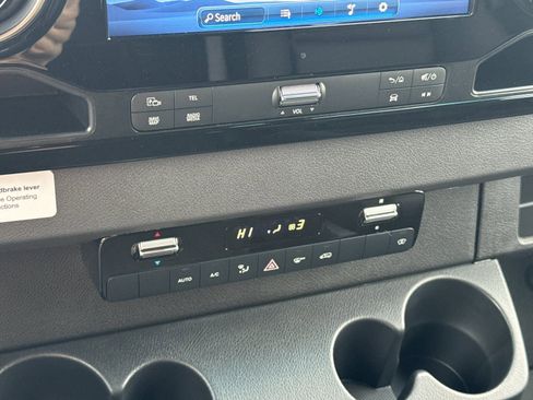 New 2025 Mercedes-Benz Sprinter 2500 image 22